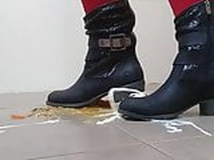New Boot Crush Food And Make Them Little Messy