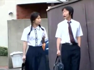 Gadis Jepang, Pakaian seragam