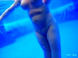 Naughty Hidden Underwater Cam Captures Lovely Naked Bombshe