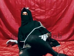 Niqab Queen Shemale Mastrubation Wearing Niqab And Glove