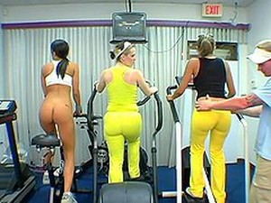 Bootylicious Babes Have A Wild Foursome After A Day At The Gym