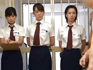 Japanerin, Pissen, Uniform