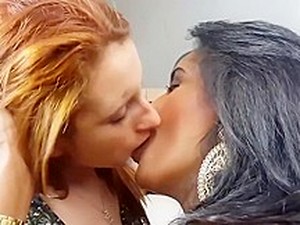 Całowanie, Lesbijskie